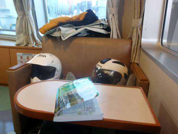フェリー船内