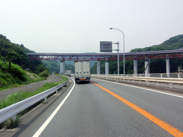 国道２４６号線山北付近