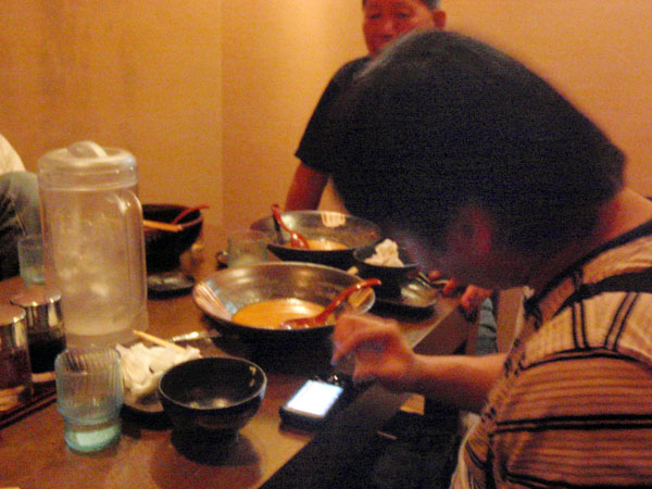ラーメン屋にて
