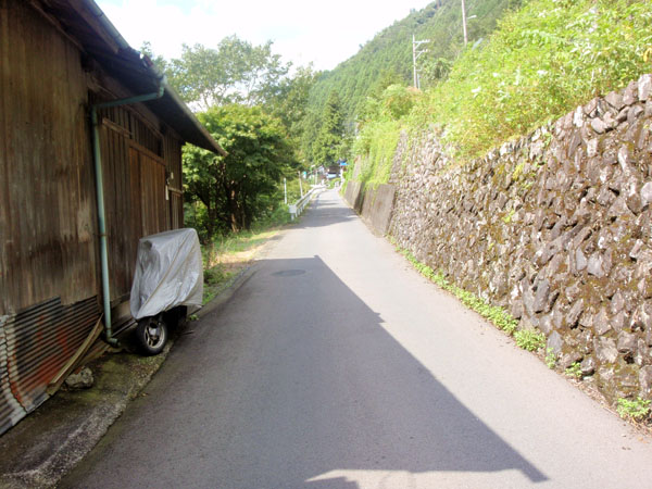 寸庭橋と国道４１１号線を結ぶ道