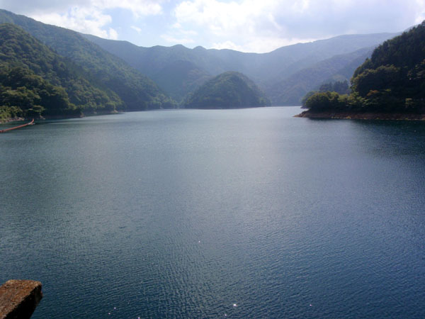 奥多摩湖