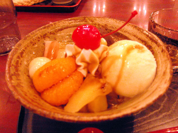 クリームあんみつ