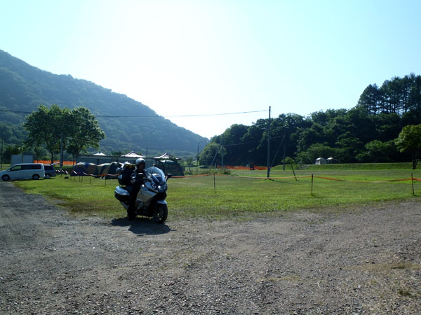 キャンプ場を出発