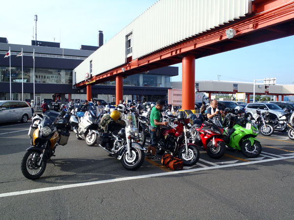 フェリー乗り場の待機場所