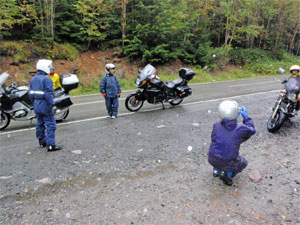 雨の麦草峠にて