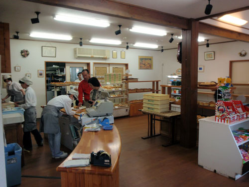 人気のパン屋さん