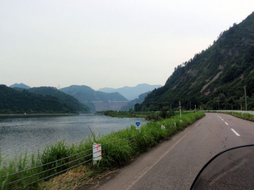 田子倉ダムが見える