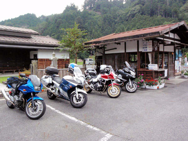 妻籠宿駐車場にて