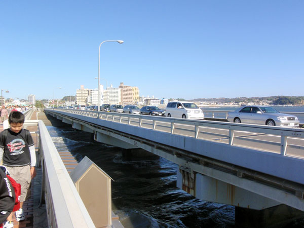江ノ島は大渋滞