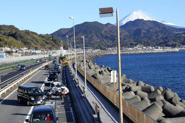 Canon EOS 7D EF-S 15-85 IS USM