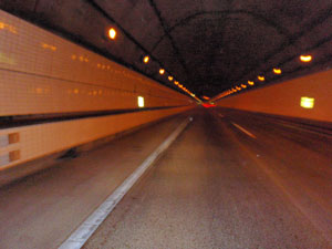 アクアトンネル内