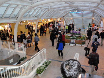 混雑気味のＰＡ内