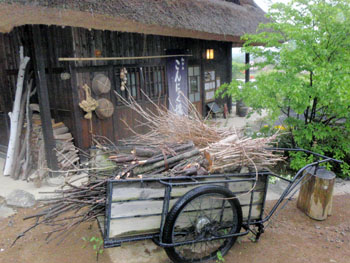 リヤカーも展示