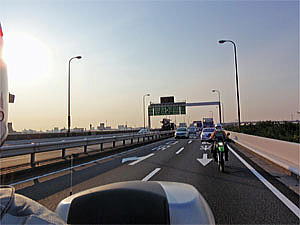 首都高速道路を走行