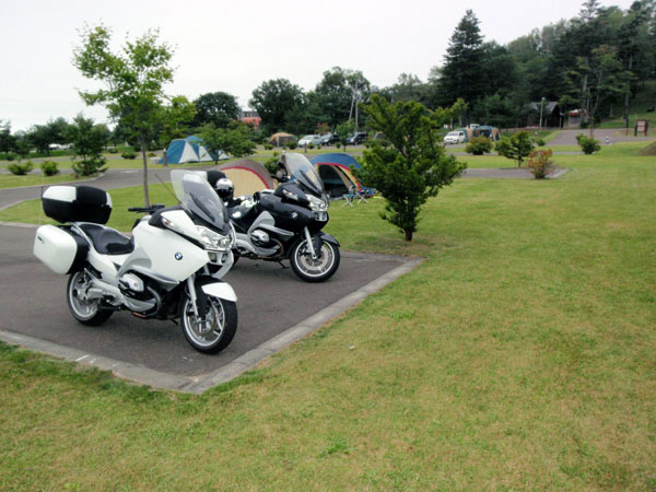 2台並んだBMW R1200RT