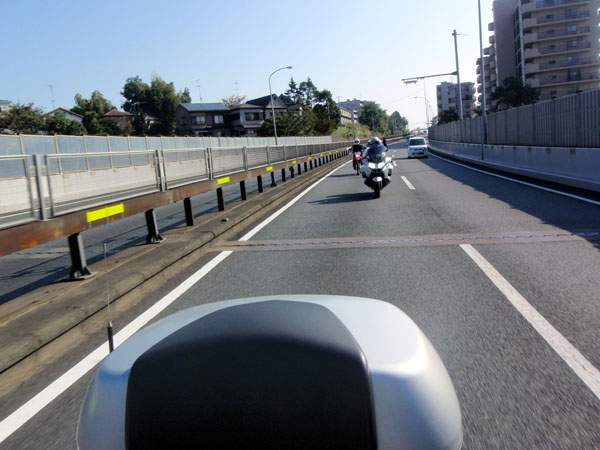 後を走る下田さんのＲ１２００ＲＴ