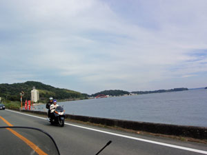 浜名湖畔を走行