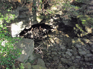 駒門風穴への入口