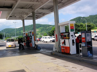 ＥＮＥＯＳにて給油