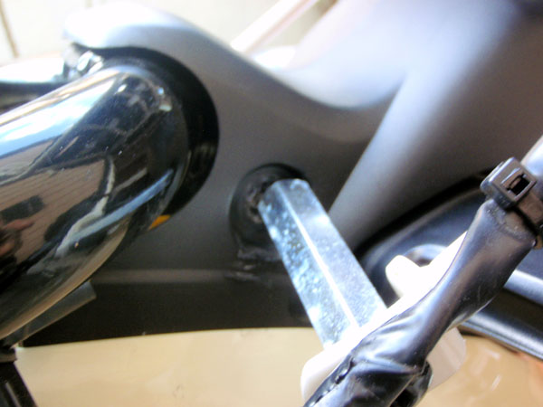 ボルトが折れた