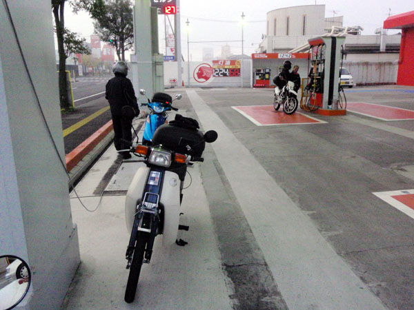 福島南ＢＰ給油所にて