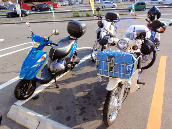 ハンドルカバーを装着したスーパーカブ１１０