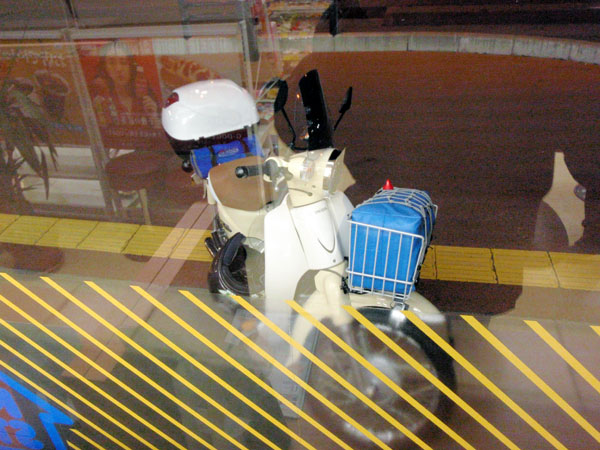 ミニストップ前にて