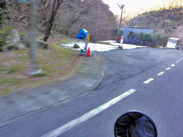 国道４１４号線沿いの残雪