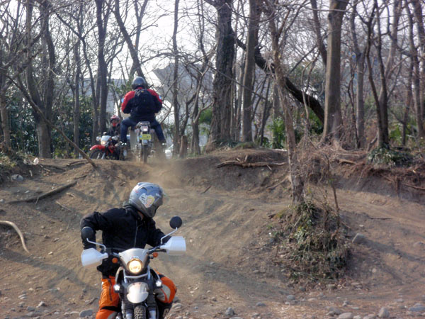スーパーカブでヒルクライム成功！
