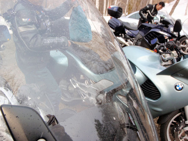 雪が舞っていた