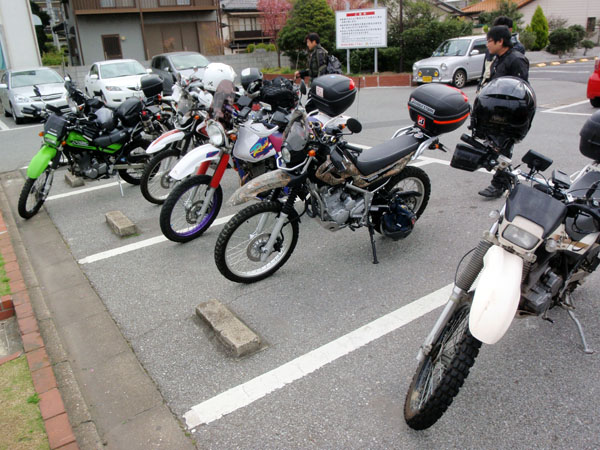 マクドナルドの駐車場にて