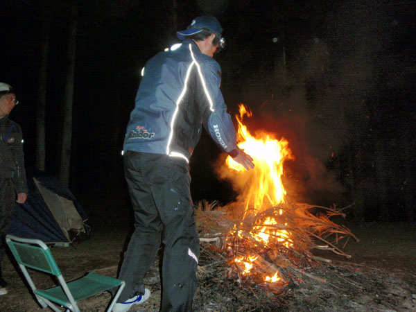 キャンプファイヤー