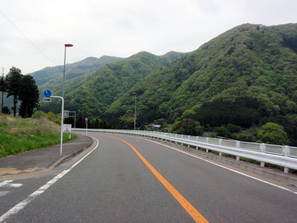 国道４１３号線（道志みち）