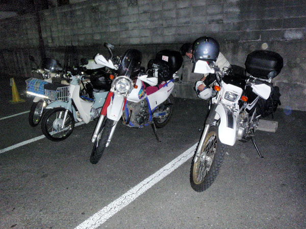 マクドナルド駐車場にて