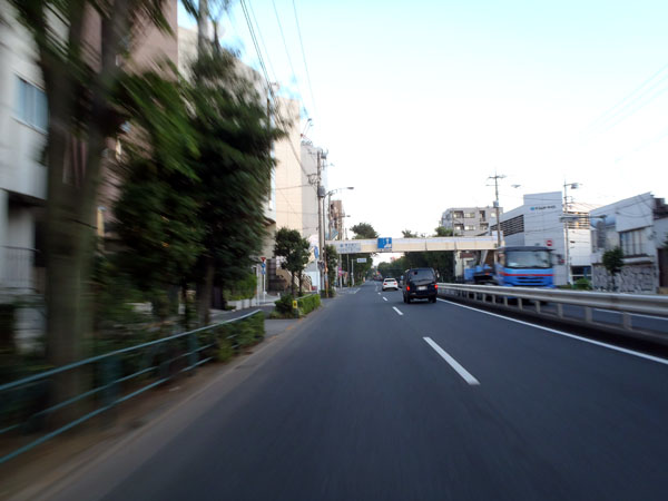 早朝の環七通り