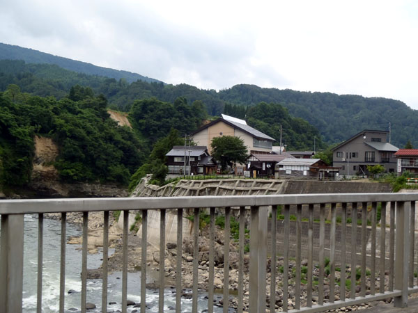 震度６強の栄村付近