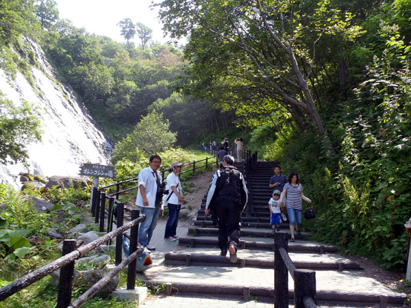 オシンコシンの滝