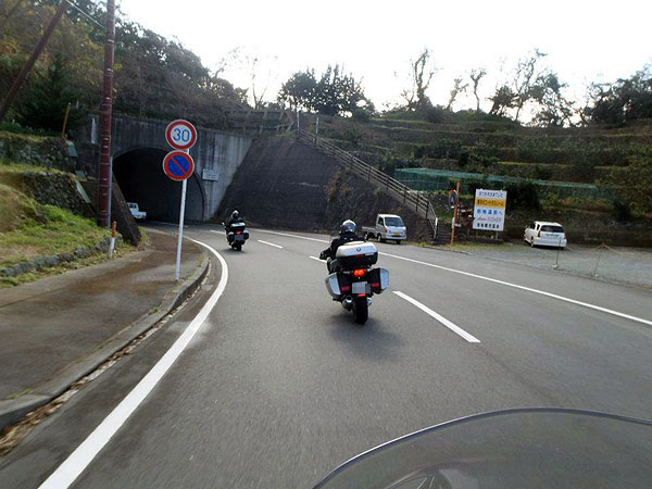 国道１３６号線を南下する