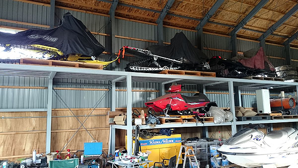 スノーモービル、他