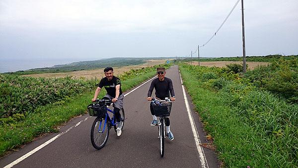 絶壁さん（右）とＭｋ７３さん（左）