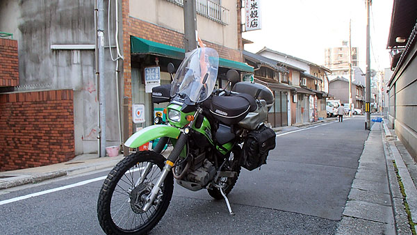 ライダーハウスボーダー前にて