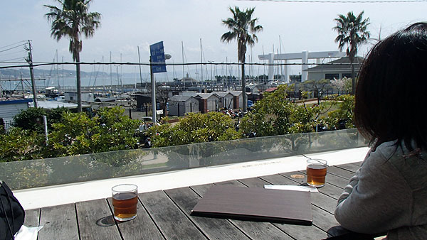 テラス席で昼食