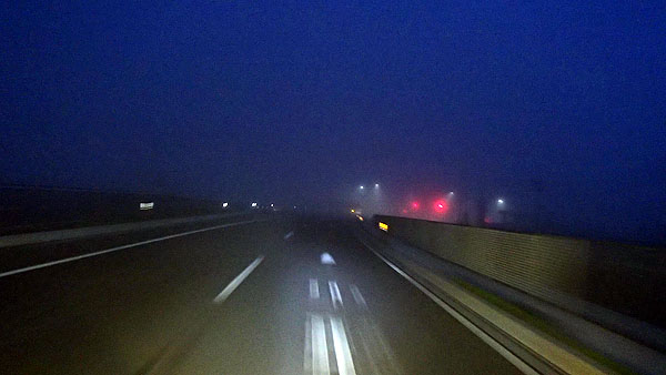 濃霧の国道１３号線