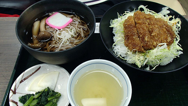ミニ丼そば定食（１，０８０円）