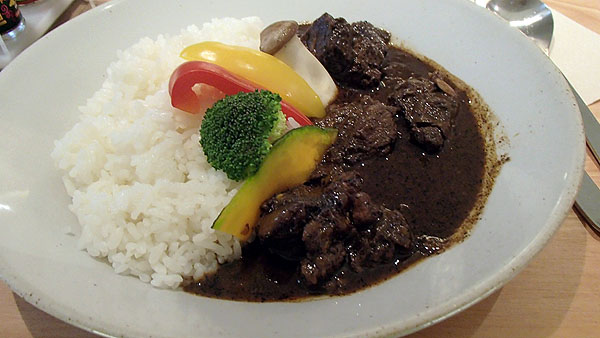 黒カレー（信州牛ゴロゴロ）