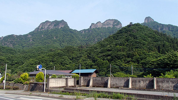 妙義山