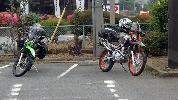 スーパーシェルパとツーリングセロー