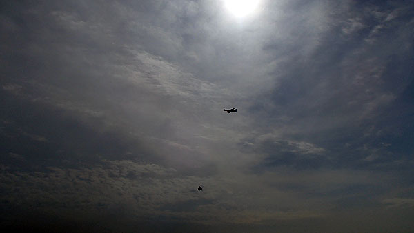 成田空港へ向かう飛行機