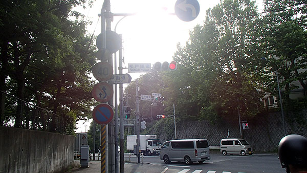 松戸隊道の交差点