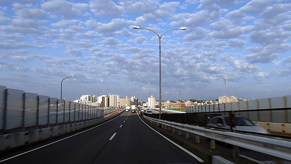 青空に浮かぶ雲が面白い